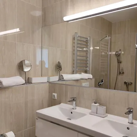 Carbona Emdona Luxury Hotel de apartamente