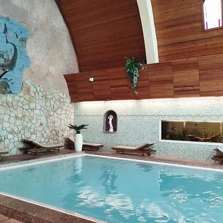 Hotel de apartamente Carbona Emdona Luxury 5*
