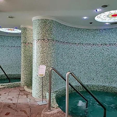 Hotel apartamentowy Carbona Emdona Luxury Héviz